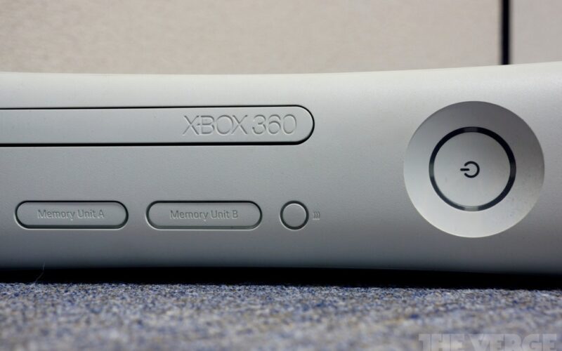 The Xbox 360 dashboard just got updated… to advertise newer Xboxes