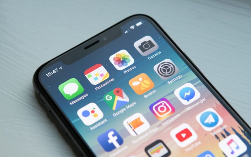 Google app store rivals — space gray iphone x